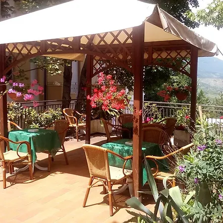 Hotell Cercone 3*